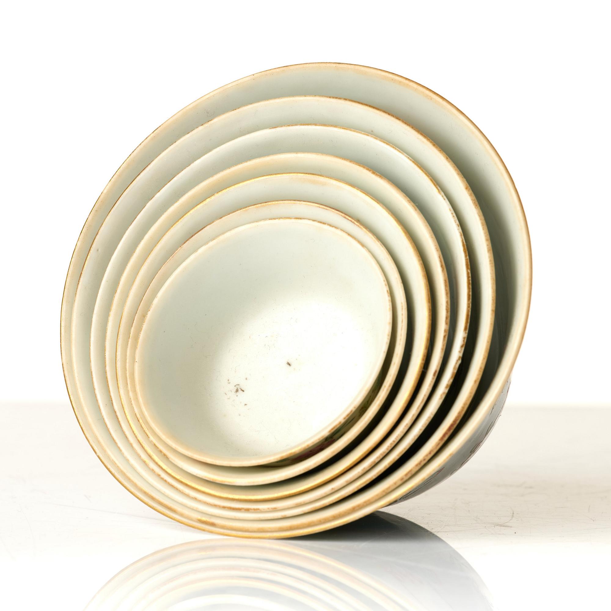 A set with seven famille rose bowls, Qing dynasty, 19th Century.