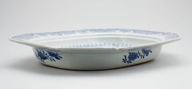 SKÅLFAT, porslin, Kina, Qianlong (1736-1795).