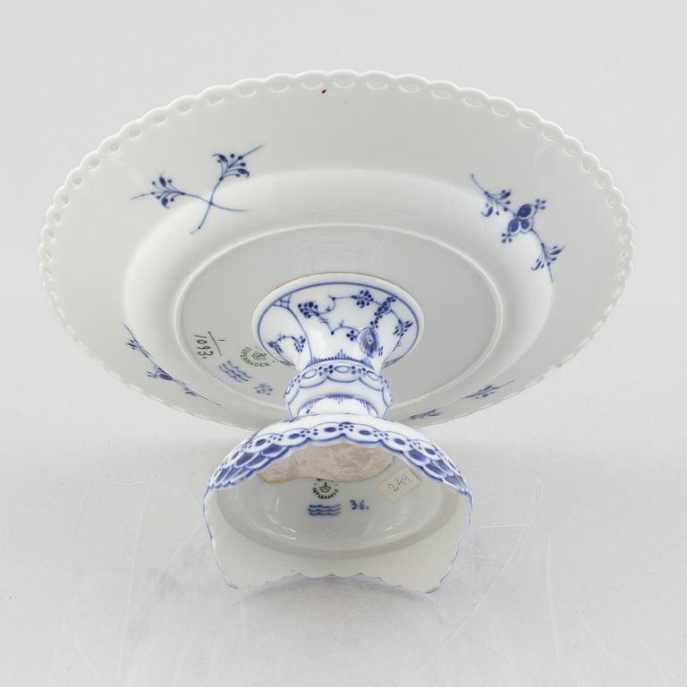 A 'Blue Fluted Full Lace' porcelain centerpiece dish, Royal Copenhagen, model 1093, 1898-1923.