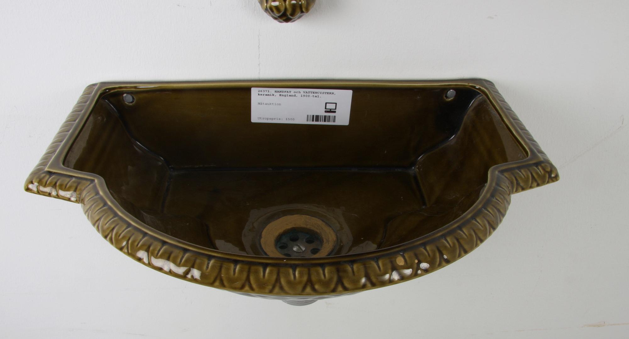 HANDFAT och VATTENCISTERN, keramik, England, 1900-tal.
