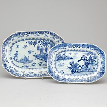 STEKFAT, två stycken, porslin, Kina, Qianlong, 1736-1795.