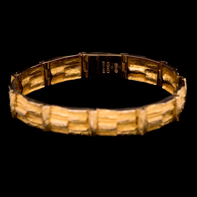 A BJÖRN WECKSTRÖM BRACELET, "Kultaköngäs", 14K gold. Lapponia 1969.