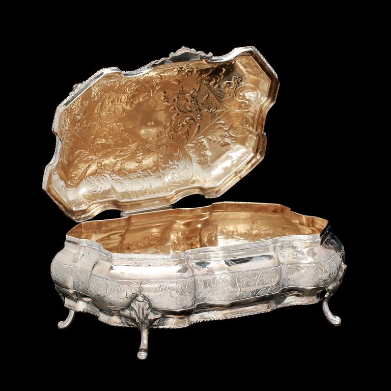 SKRIN, silver, importstämplar, rokokostil, 1900-talets första hälft. Vikt c:a 380g.