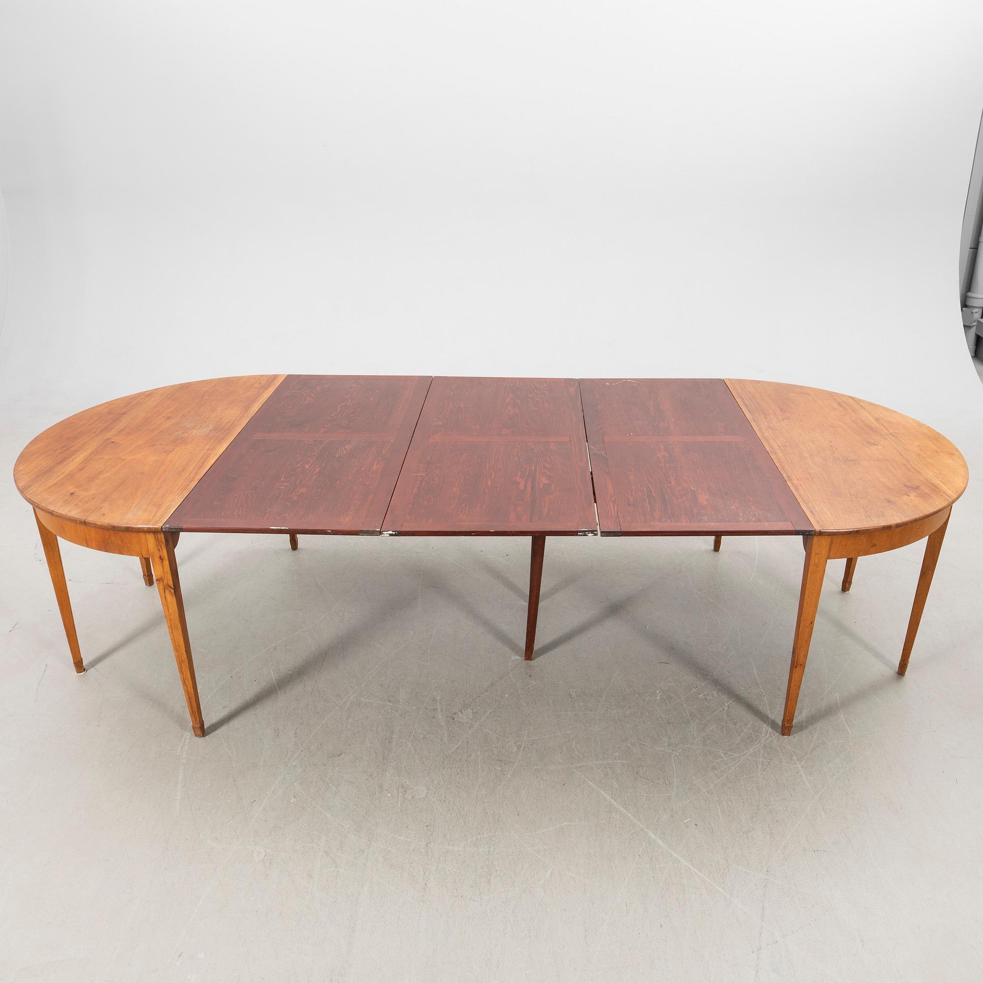 Dining table, turn of the 20th century.