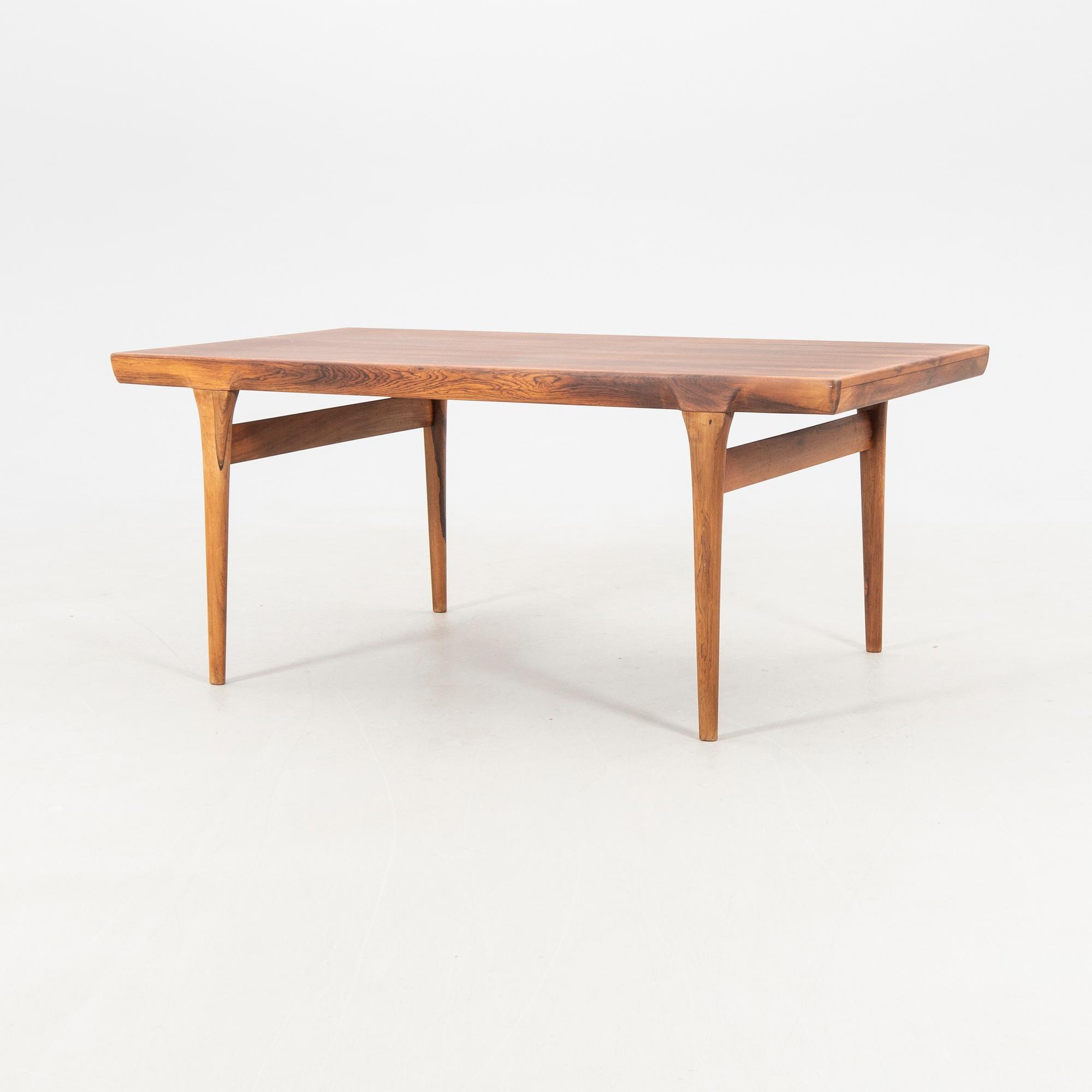 Ib Kofod Larsen, tillskriven matbord 1900-talets mitt.