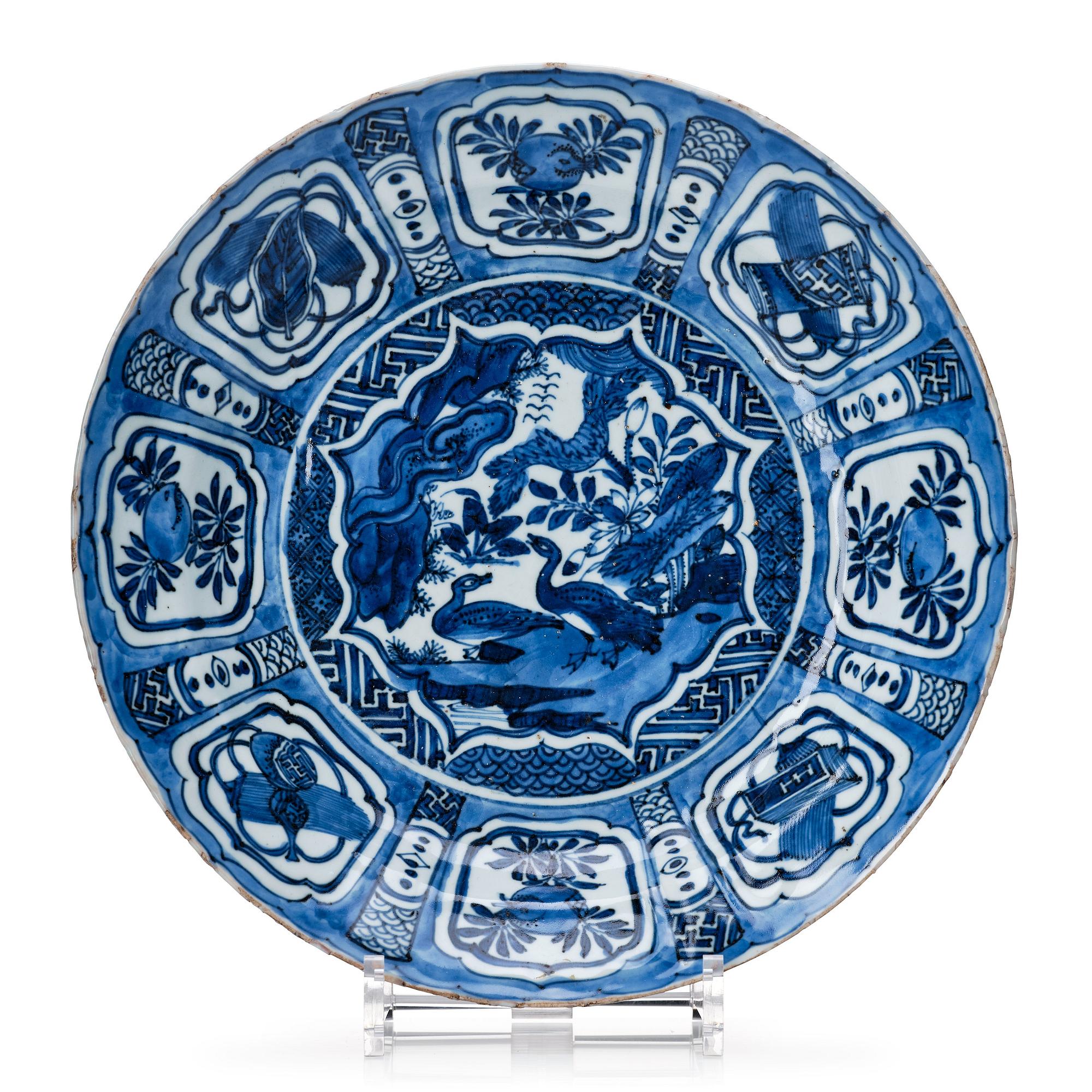 A blue and white kraak dish, Ming dynasty, Wanli (1572-1620).