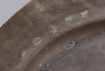 TENNFAT 2 st samt TENNSKEDAR 2 st 1700/1800-tal.