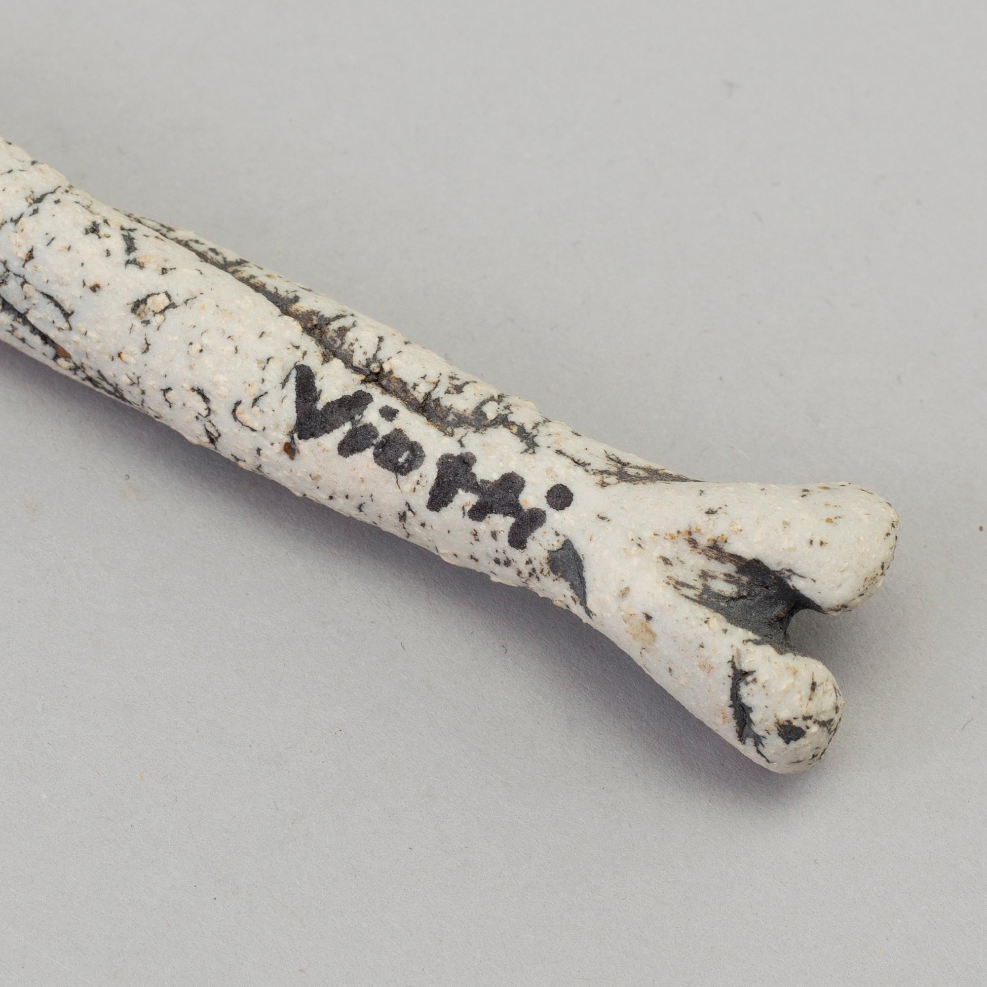 ULLA VIOTTI, bowl and object, stoneware, signed, second half of the 20th century.