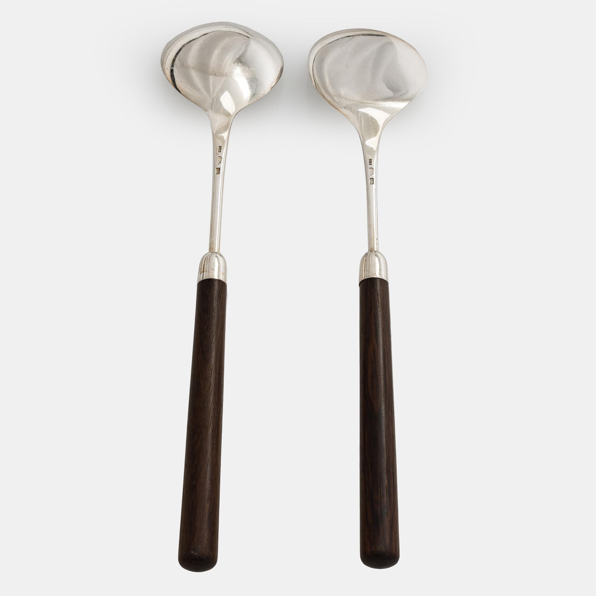 Kay Bojesen, Serveringsfat samt -bestick, sterlingsilver och palisander, Danmark. Kring 1960-talets mitt.
