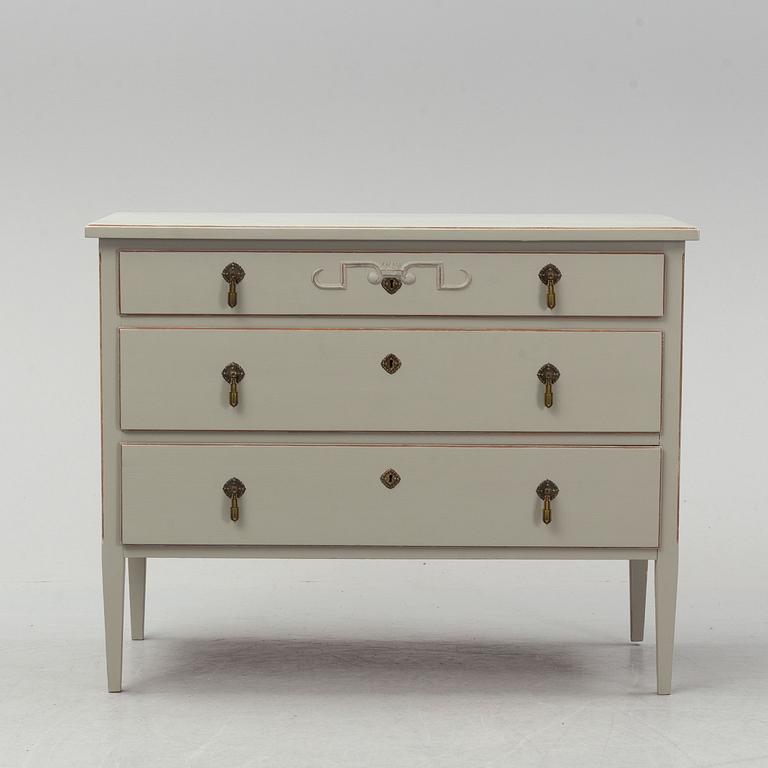 A painted chest of drawers, 1920's/30's.