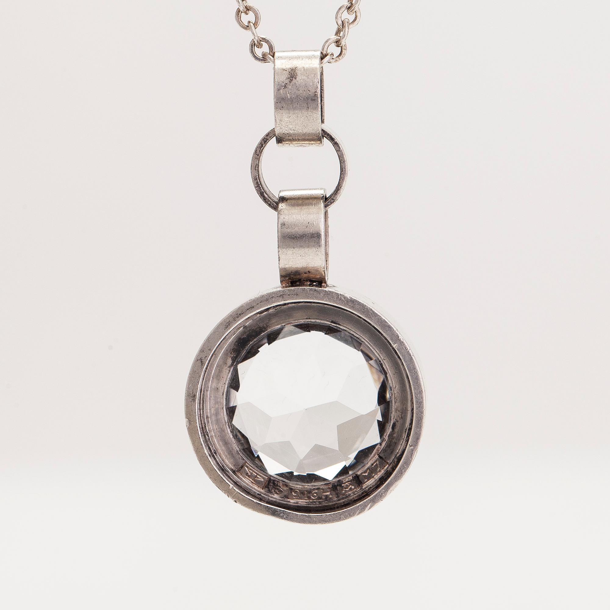 Elis Kauppi, halsband, silver och bergskristall. Kupittaan Kulta , Åbo 1965.