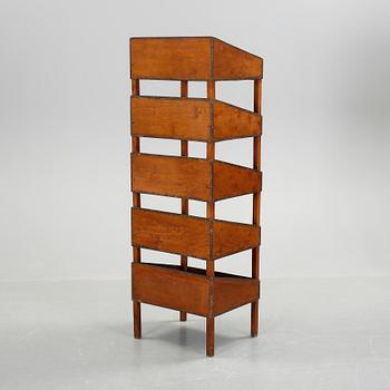 STAPEL MED INDUSTRILÅDOR, 5 delar, 1930/40-tal.