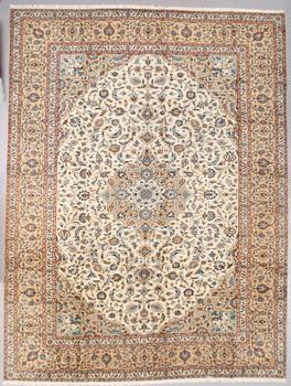 MATTA, Keshan, old, 388 x 300 cm.