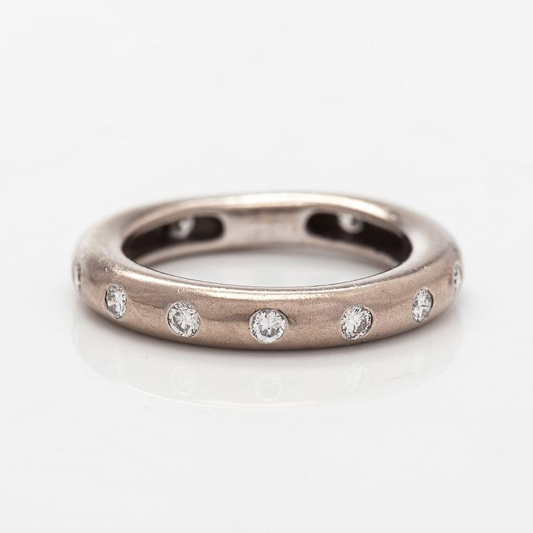 Ring, briljantslipade diamanter, 18K vitguld.