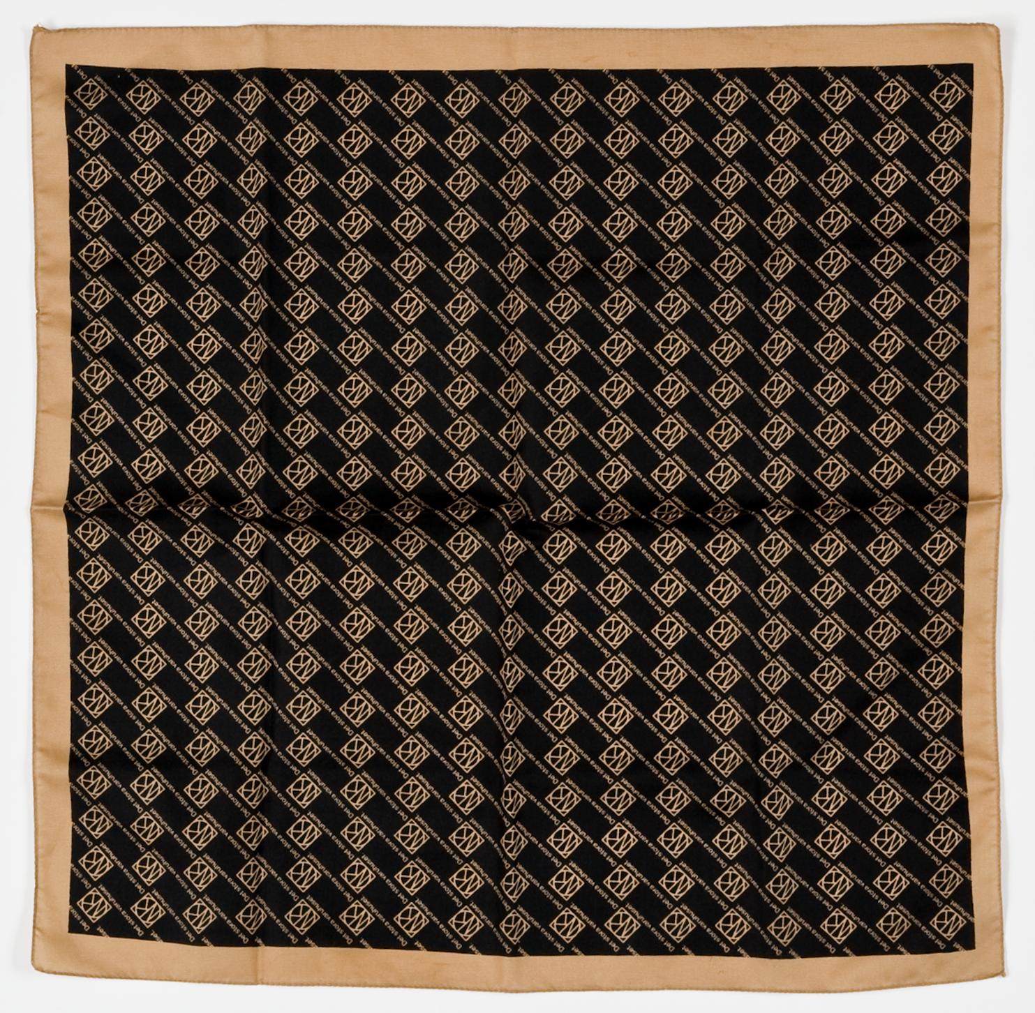SCARVES, 3 st, Pierre Cardin (2 st) samt NK-scarf.