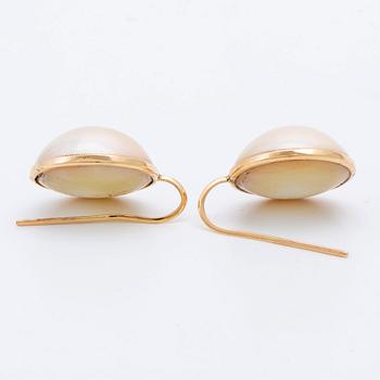 Ring and earrings 18K gold with mabé pearls approx 20 mm, ring size approx 52.