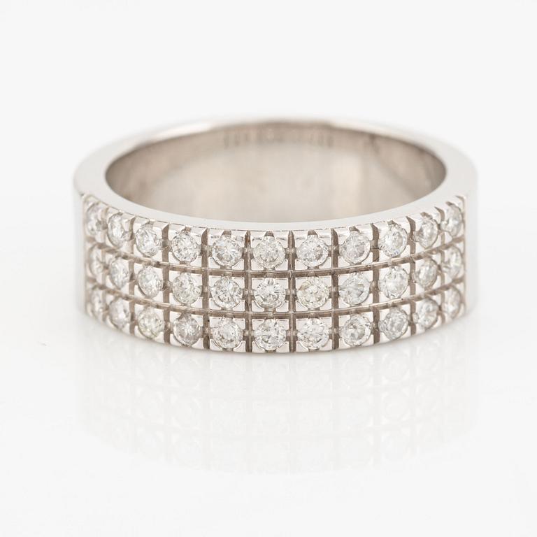 Ring, vitguld med briljantslipade diamanter.