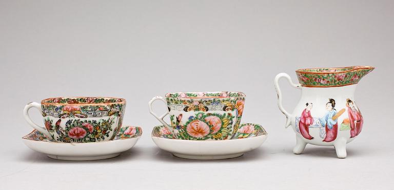 TEKOPPAR, ett par, samt GRÄDDKANNA, porslin, Kanton, 1800-tal.