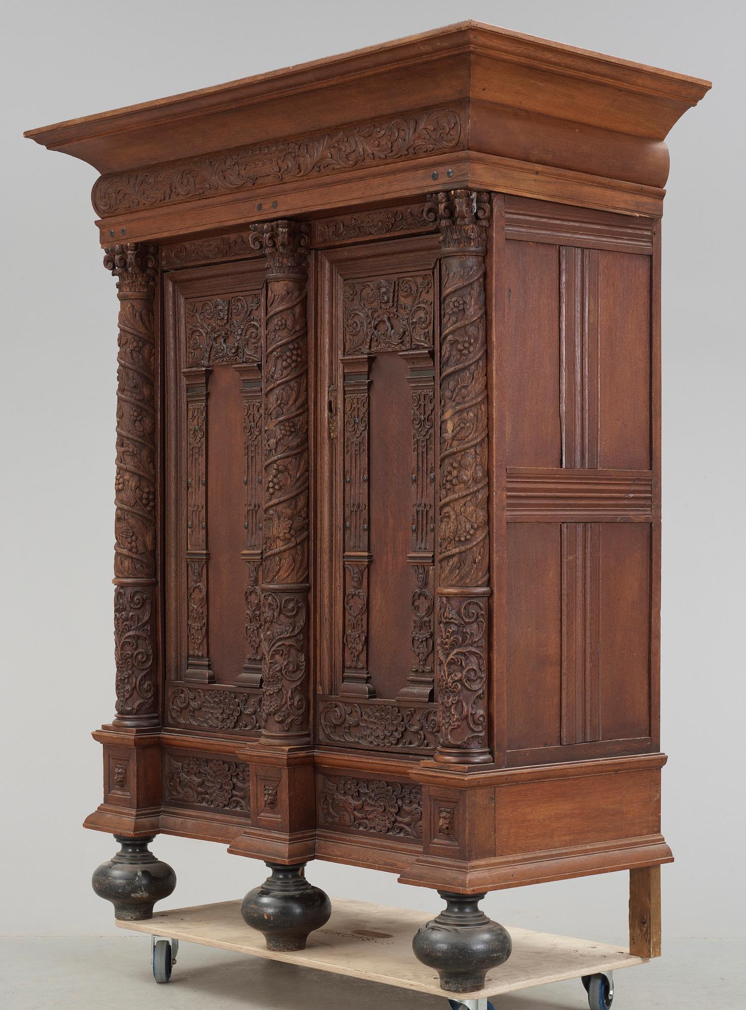 SKÅP, Barockstil, äldre delar, 1800-tal.
