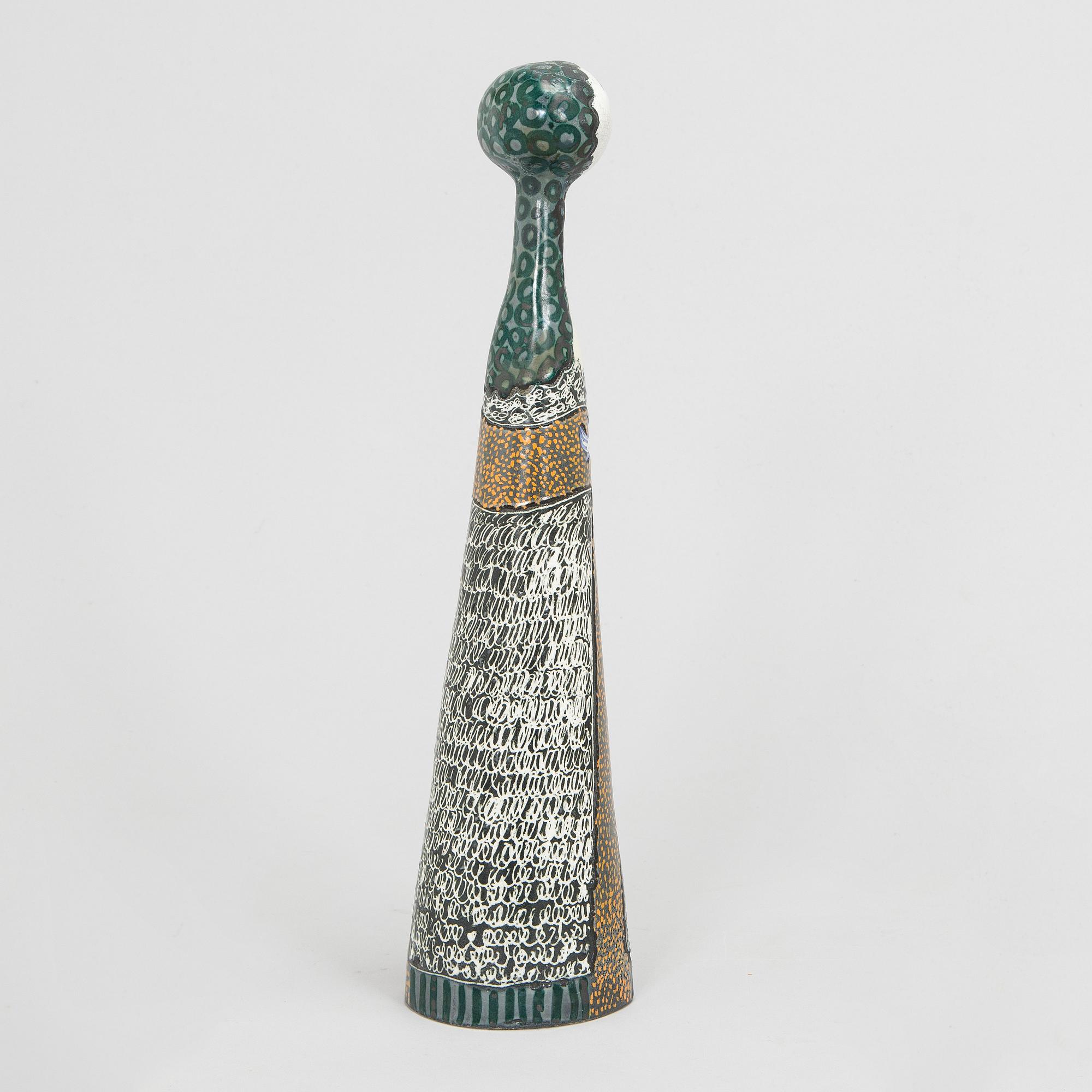 Birger Kaipiainen, veistos, kivitavaraa, signeerattu Kaipiainen.