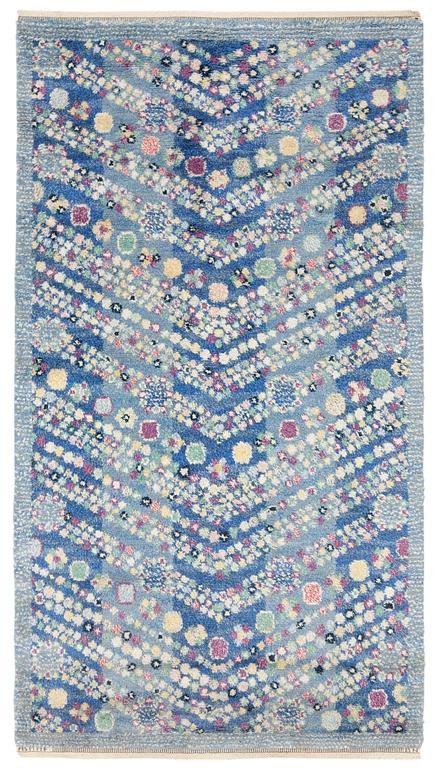 MATTA. "Violetta blå". Tät rya. 262 x 141,5 cm. Signerad AB MMF BN.