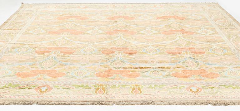 Matta, Västpersisk med "Arts and crafts mönster", ca 410 x 377 cm.