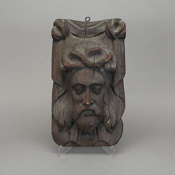 VÄGGSKULPTUR, huggen ek. Sannolikt 1800-talets slut.