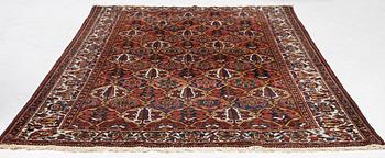 Rug, Bakhtiari, ca 310 x 210 cm.