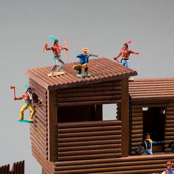 A SET OF WESTERN FIGURES AND FORT BY OEHME & SÖHNE GERMANY AND TIMPO TOYS ENGLAND.