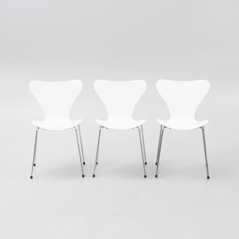 Arne Jacobsen, stolar, 8 st, "Sjuan", Fritz Hansen, Danmark, 2015.