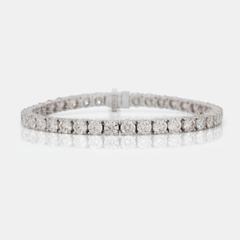 ARMBAND med briljantslipade diamanter 12.52 ct enligt gravyr.