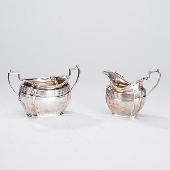 SOCKERSKÅL OCH GRÄDDSNÄCKA, sterling silver, Sheffield 1901. Vikt 230 g.