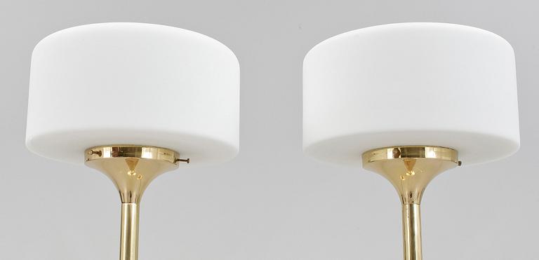 GOLVLAMPOR, ett par, mässing, 1960/70-tal.