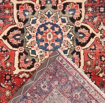 MATTA, Hamadan, ca 295 x 99 cm.