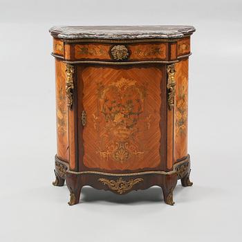 SKÅP, Paris, Frankrike, Louis XVI-stil, 1900-talets första hälft.