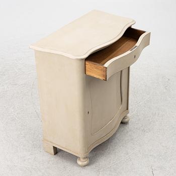 Cabinet, 20th century.