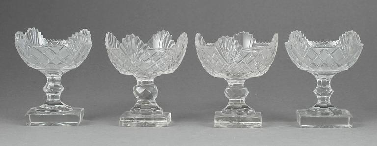 SERVISDELAR, 11 st, glas, 1800-tal.