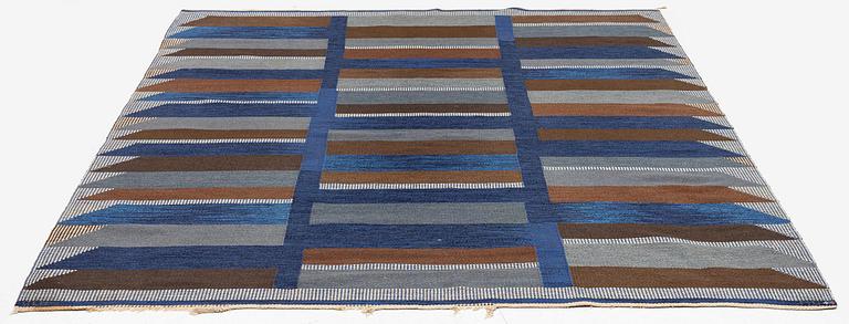 Margareta Grandin-Nettles, a flat weave carpet, c. 302 x 246 cm, signed GLH MG.