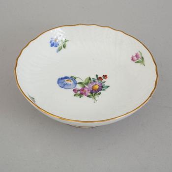 21-piece porcelain service, 'Sachsisk blomst', Royal Copenhagen, Denmark, secondhalf of the 20th century.