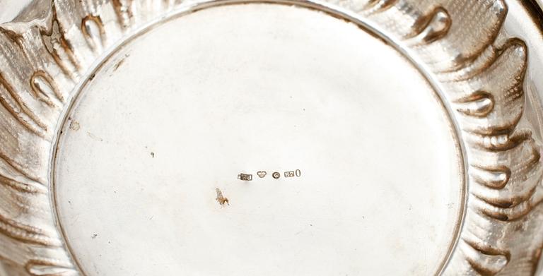 VAS, silver, svenska stämplar EJ 1910. Vikt 560 g.