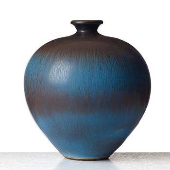 Berndt Friberg, a stoneware vase, Gustavsberg studio, Sweden 1975.