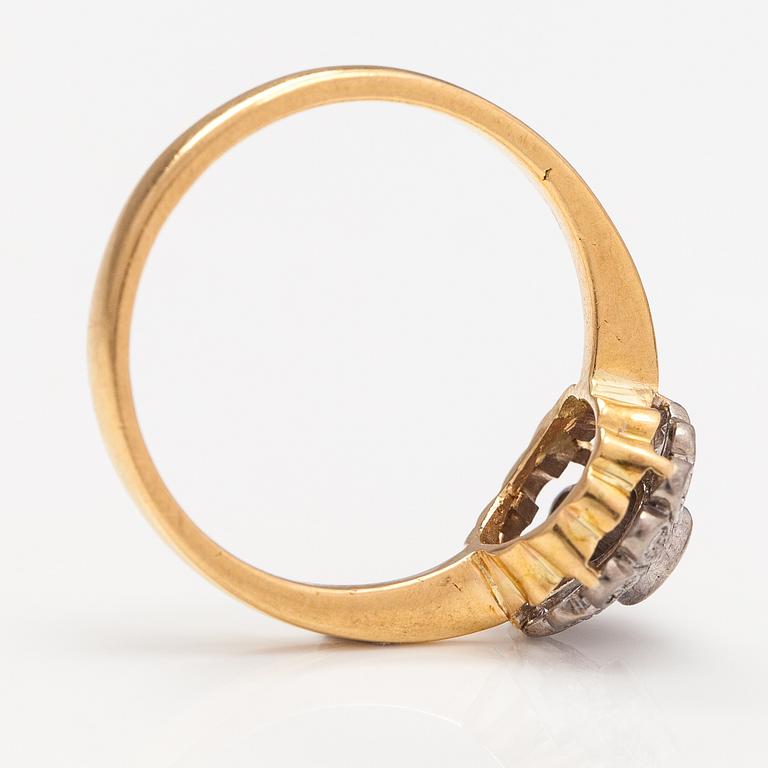 Ring, 18K guld, diamanter ca 0.26 ct tot. Hovisepät, Vasa 1990.
