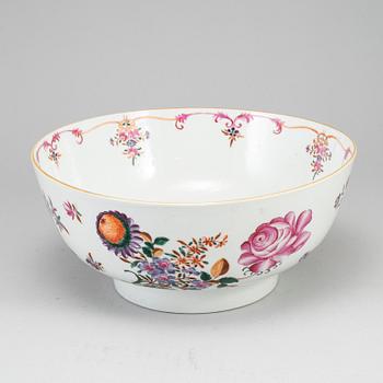 A famille rose punch bowl, Qing dynasty, Qianlong (1736-95).