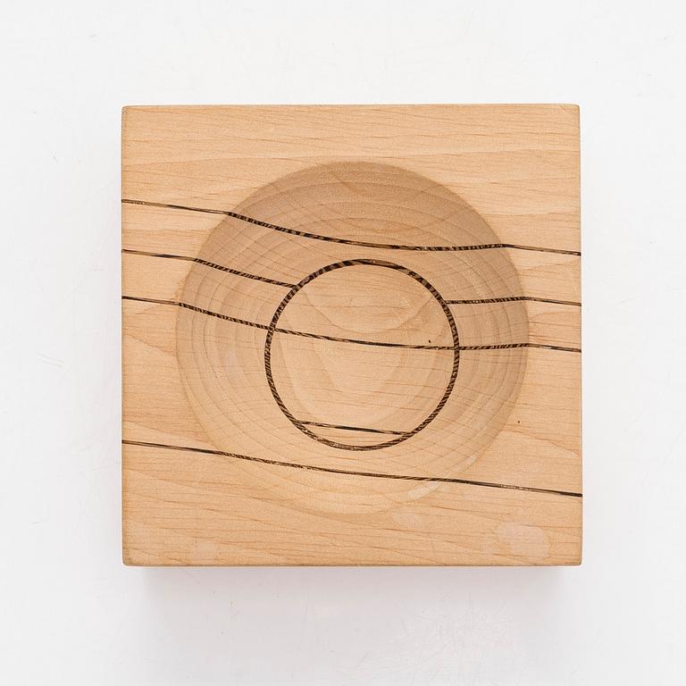 Jouni Leino, Skål och klädhängare, Jouni Leino Design Studio.