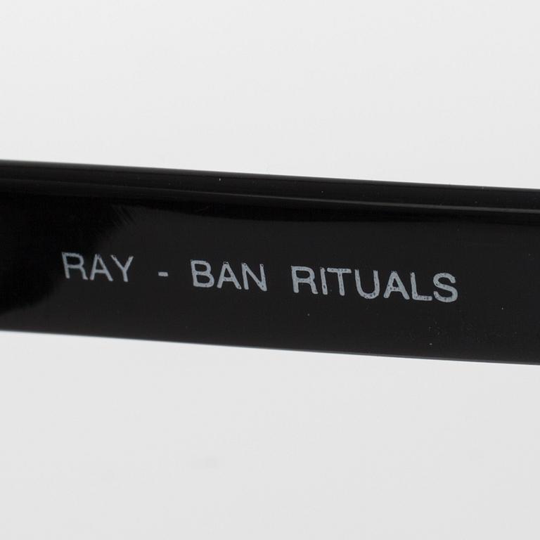 SOLGLASÖGON, "Rituals W2522", Ray Ban.