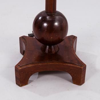 BIRGER HAHL, GOLVLAMPA, tillverkare Helsingfors Centralfängelse 1929.