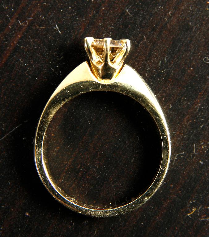 RING, 14k guld med diamant, ca 0,75 ct.