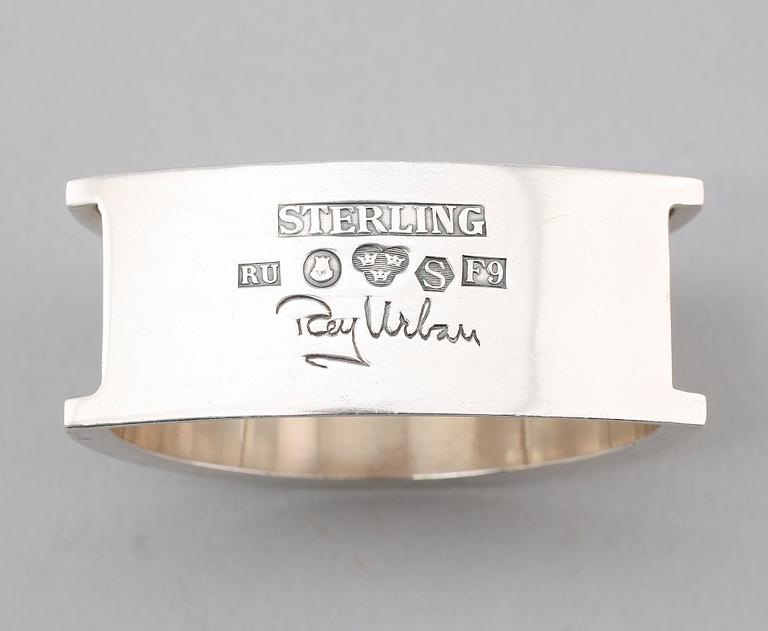 SILVERFÖREMÅL, 7 delar, 1900-tal. Vikt utan glasföremål ca 206 gram.