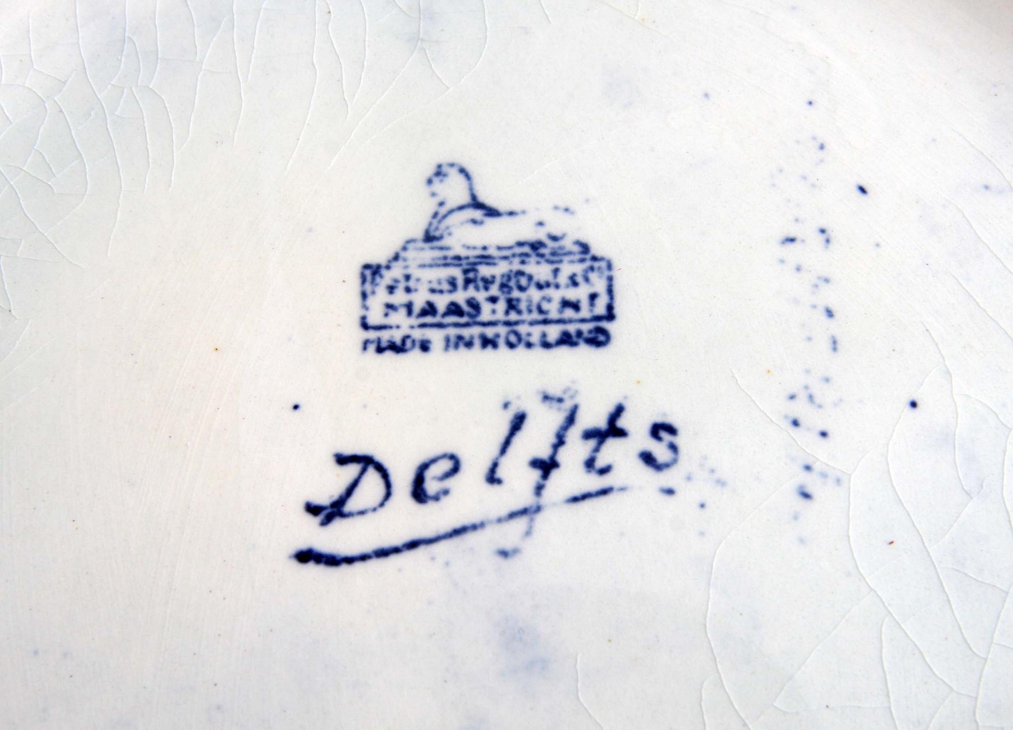 URNOR, ett par, fajans, Delft 1900-tal.