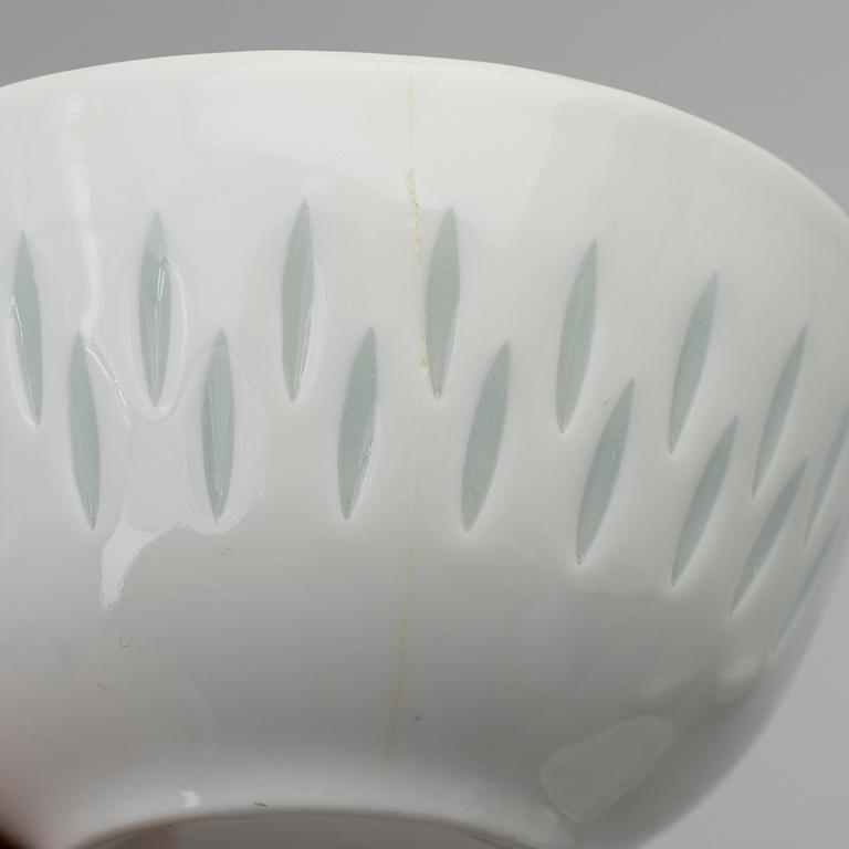 FRIEDL HOLZER-KJELLBERG, 8 TEA CUPS WITH SAUCERS, AND BOWL, rice grain porcelain, signed, Arabia.